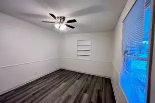 208 N 36th St, Corsicana, TX 75110 - Photo 8