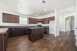 5105 Glen Eden Dr, Fort Worth, TX 76119 - Photo 8