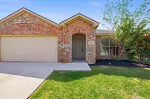 5105 Glen Eden Dr, Fort Worth, TX 76119 - Photo 2