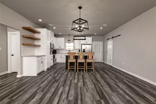 115 Valley Ridge Ct, Bridgeport, TX 76426 - Photo 10