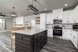 115 Valley Ridge Ct, Bridgeport, TX 76426 - Photo 16