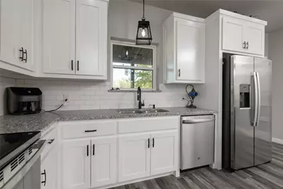 115 Valley Ridge Court, Bridgeport, TX 76426 - Photo 14