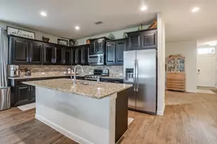 1108 Dublin Dr, Cleburne, TX 76033 - Photo 10