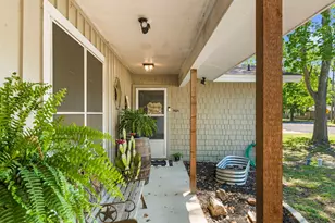 602 Colonial Dr, Athens, TX 75751 - Photo 6