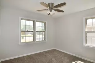 402 E Carolyn Dr, Garland, TX 75041 - Photo 16