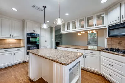2705 Black Oak Lane, Arlington, TX 76012 - Photo 10