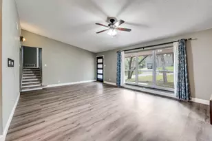 2705 Black Oak Ln, Arlington, TX 76012 - Photo 4