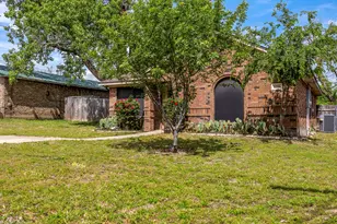 1251 W Hyman St, Stephenville, TX 76401 - Photo 2