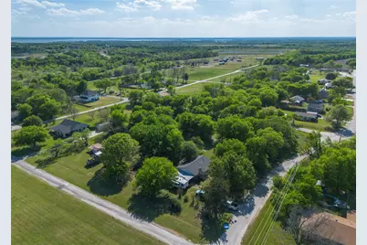 501 W Washington Avenue, Whitney, TX 76692 - Photo 14