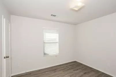 5640 Willamette Drive, Fort Worth, TX 76119 - Photo 10