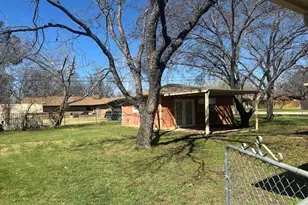 1200 Cliff Dr, Graham, TX 76450 - Photo 2