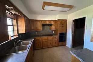 1200 Cliff Dr, Graham, TX 76450 - Photo 10