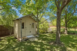 825 Hillside Dr, McKinney, TX 75071 - Photo 40