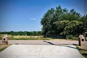 619 N Friendship Rd, Sherman, TX 75092 - Photo 36