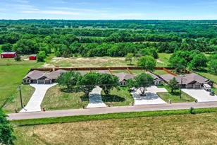 619 N Friendship Rd, Sherman, TX 75092 - Photo 2