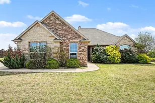 104 Stanford Ln, Springtown, TX 76082 - Photo 1