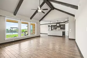 104 Stanford Ln, Springtown, TX 76082 - Photo 10