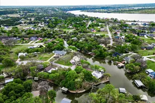 500 Gemini Ct, Granbury, TX 76049 - Photo 4