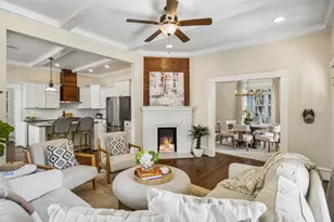 214 S Montclair Ave, Dallas, TX 75208 - Photo 2