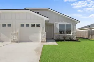 1102 College Ave, Troy, TX 76579 - Photo 2