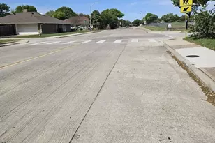 12804 Whispering Hills Dr, Dallas, TX 75243 - Photo 2