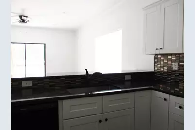 410 E 8th Street #2, Bonham, TX 75418 - Photo 4