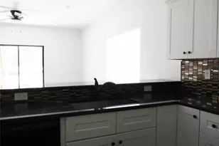 410 E 8th St, Bonham, TX 75418 - Photo 4