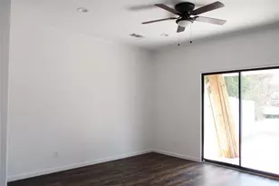 410 E 8th St, Bonham, TX 75418 - Photo 6