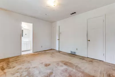 9935 Knoll Krest Drive, Dallas, TX 75238 - Photo 18