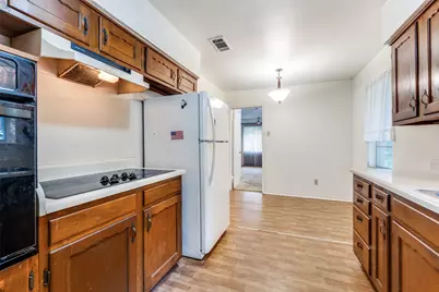 9935 Knoll Krest Drive, Dallas, TX 75238 - Photo 8