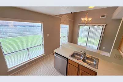 6301 Fairlane Drive, Arlington, TX 76001 - Photo 20
