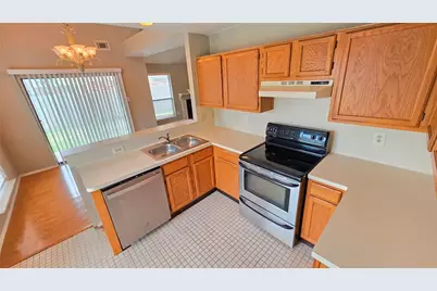 6301 Fairlane Drive, Arlington, TX 76001 - Photo 8