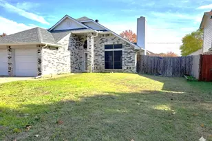 6301 Fairlane Dr, Arlington, TX 76001 - Photo 1