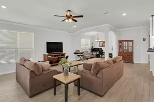 404 Calder St, Waco, TX 76712 - Photo 6