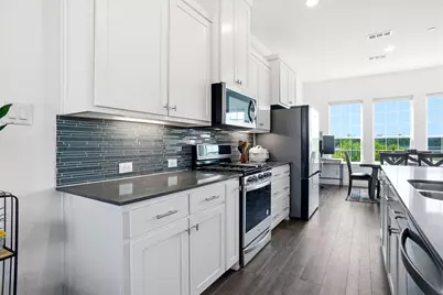 695 Vista Del Lago Drive, Lewisville, TX 75067 - Photo 10