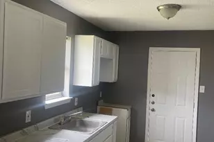 5336 Flamingo Rd, Fort Worth, TX 76119 - Photo 6