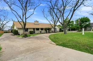 6122 Belvidere Cir, Granbury, TX 76049 - Photo 2