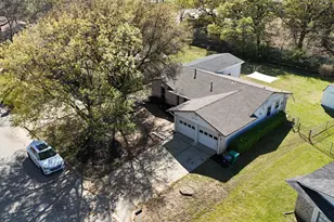 201 Bluebird Cir, Denton, TX 76209 - Photo 2