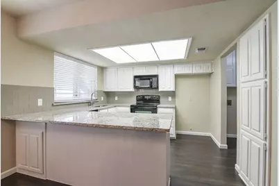 1808 Overbrook Drive, Arlington, TX 76014 - Photo 4