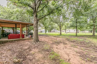 904 Sherman St, Tioga, TX 76271 - Photo 10