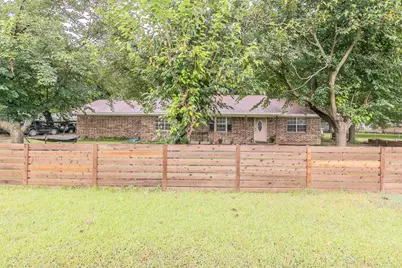 904 Sherman Street, Tioga, TX 76271 - Photo 4