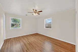 2116 Marilyn Ln, Arlington, TX 76010 - Photo 10