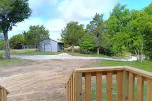 700 Woodhaven Dr, Springtown, TX 76082 - Photo 6