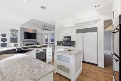 17431 Woods Edge Drive, Dallas, TX 75287 - Photo 12