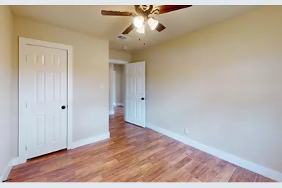 2640 Berryhill Drive, Fort Worth, TX 76105 - Photo 10
