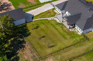 2012 Southern Rise Ct, Granbury, TX 76049 - Photo 36