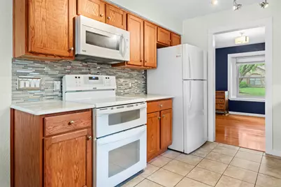 711 Hinsdale Drive, Arlington, TX 76006 - Photo 8