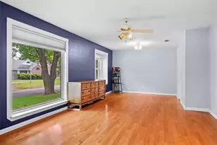 711 Hinsdale Dr, Arlington, TX 76006 - Photo 2