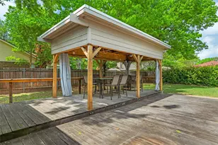711 Hinsdale Dr, Arlington, TX 76006 - Photo 1