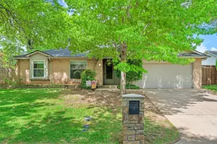 711 Hinsdale Dr, Arlington, TX 76006 - Photo 1
